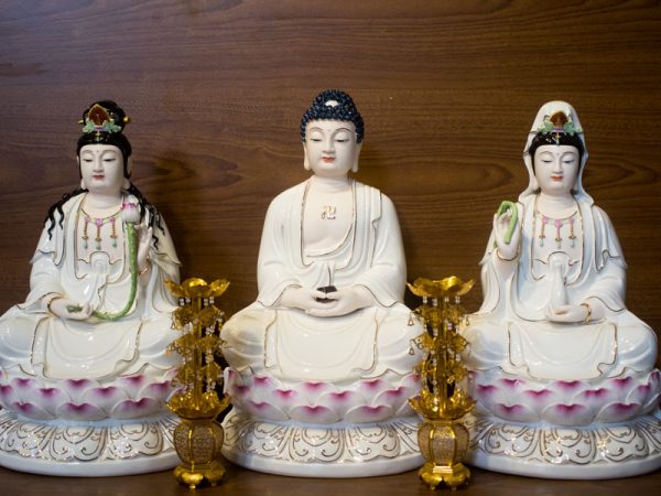 Tượng Tây Phương Tam Thánh Bằng Sứ Ngồi Đài Sen