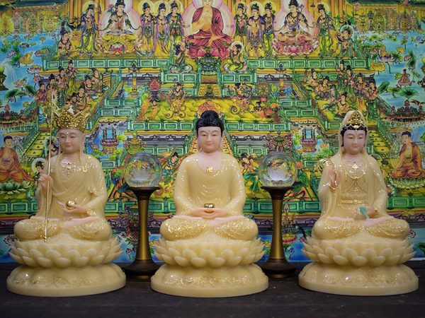 Thờ Tượng Ta Bà Tam Thánh bằng bột đá là lựa chọn nhiều nhất hiện nay