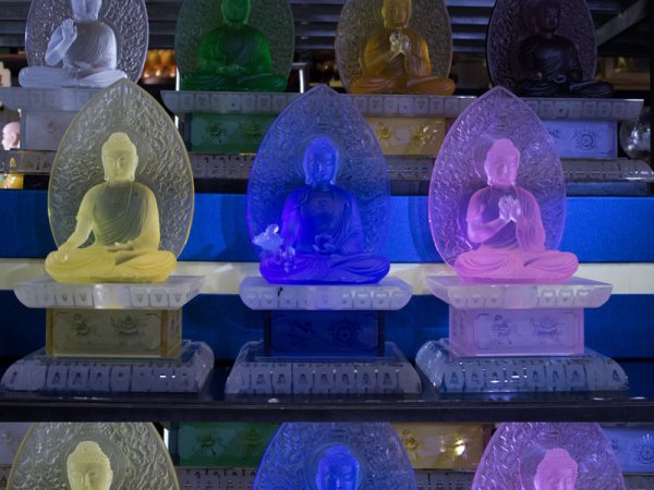 Tượng Phật Dược Sư Lưu Ly Đẹp Bằng Lưu Ly Cao Cấp
