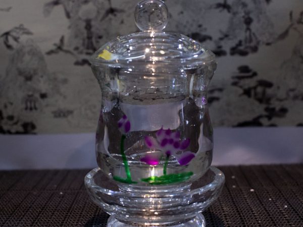 Ly Nước Cúng Phật Bằng Thủy Tinh Khắc Hoa Sen