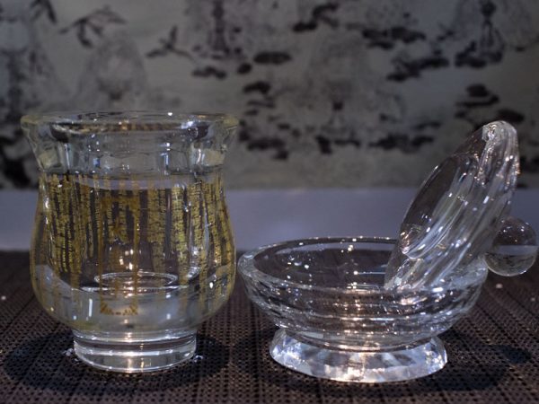 Cốc Nước Cúng Phật Bằng Thủy Tinh Khắc Chú Đại Bi