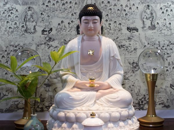 Tượng Phật Di Đà Đá Khoáng Nhập Khẩu Đài Loan 50cm