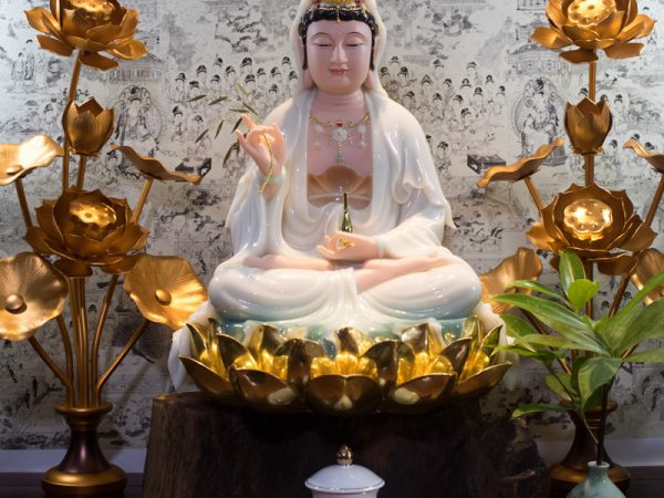 Tượng Mẹ Quan Âm Ngồi Bột Đá Cao Cấp Mạ Vàng