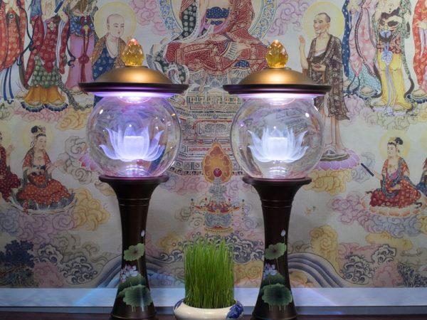 Mẫu Đèn Thờ Đẹp Đèn Thờ Cúng Chân Bằng Đồng Khắc Hoa Sen