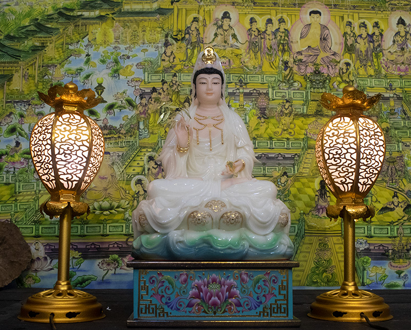 Thờ Tượng Phật Quan Âm Tại Gia