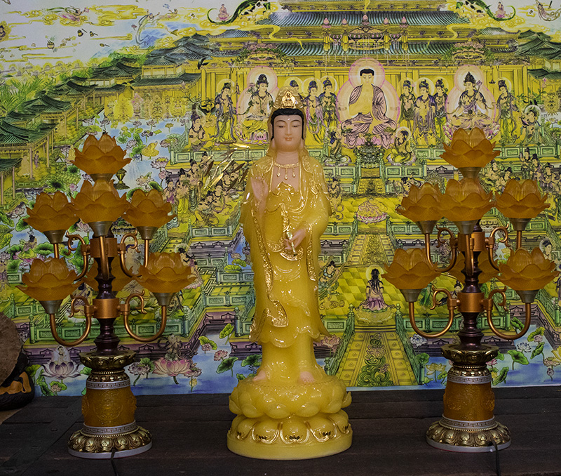 Tượng Phật Quan Âm đứng