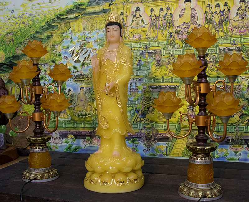 Tượng Phật Quan Âm đứng