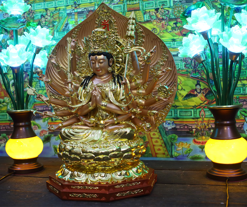 Tượng Phật Mẫu Chuẩn Đề mật tông bằng composite y áo dát vàng ...
