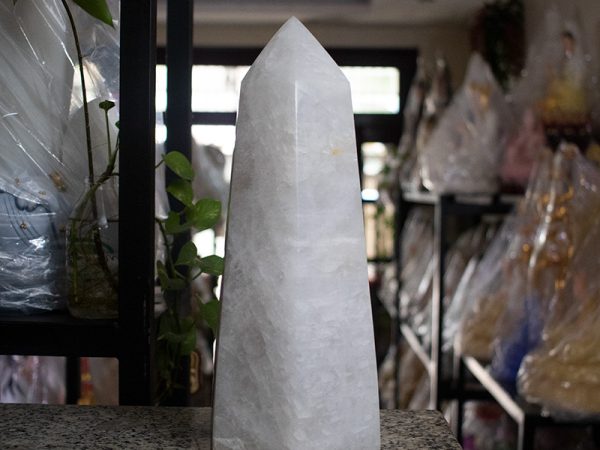 Công dụng và cách sử dụng trụ đá thạch anh trắng