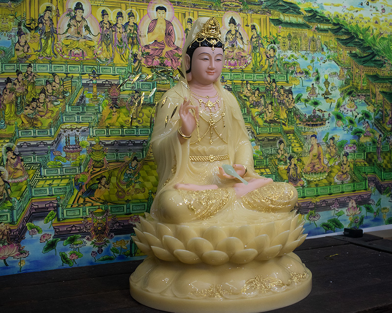 Tượng Phật Quán Thế Âm