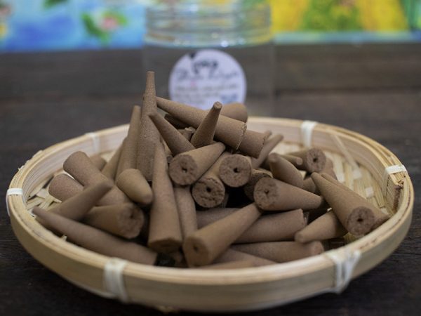 Nhang nụ trầm hương có tác dụng gì? Nụ trầm hương sạch